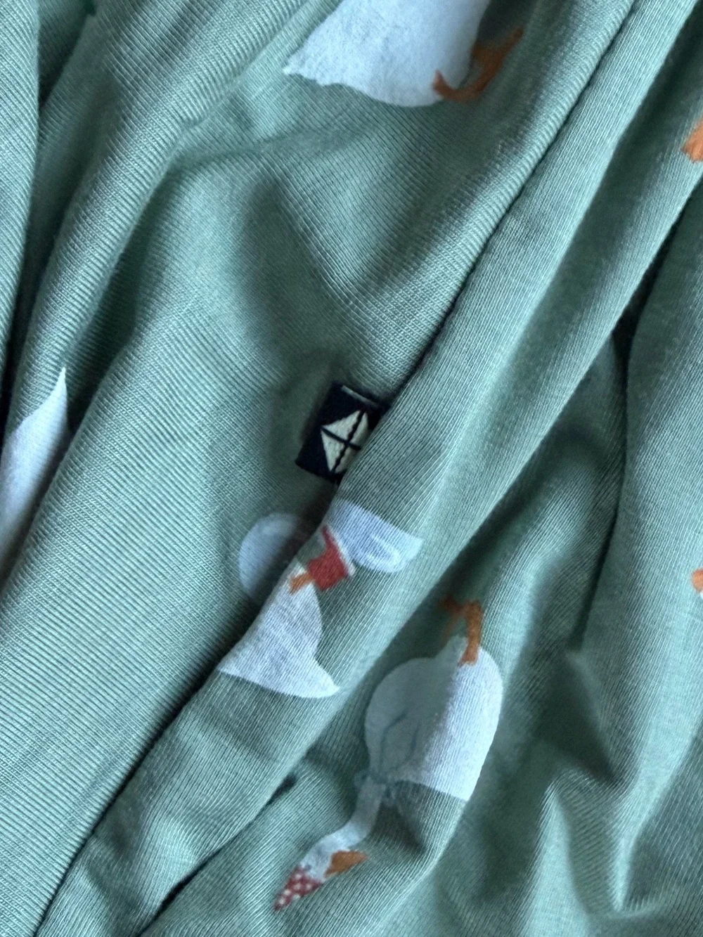 NWOT Kyte Baby Crib Sheet